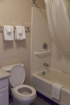 Intown Suites Extended Stay Newport News Va - City Center 외부 사진